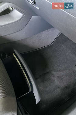 Хэтчбек Volkswagen Golf 2005 в 