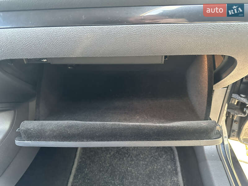 Хэтчбек Volkswagen Golf 2006 в Черновцах