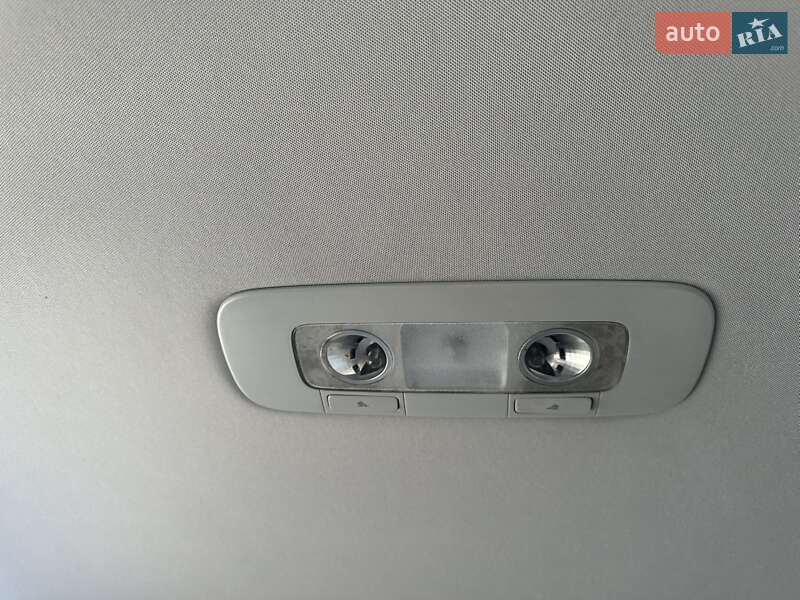 Хэтчбек Volkswagen Golf 2006 в Черновцах