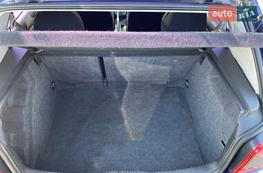 Хэтчбек Volkswagen Golf 2001 в 