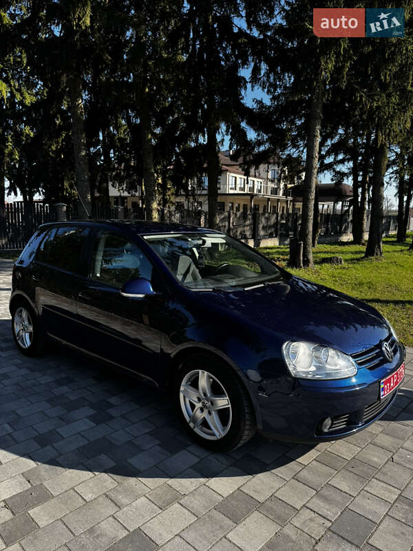 Хэтчбек Volkswagen Golf 2008 в Староконстантинове