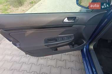 Універсал Volkswagen Golf 2011 в 