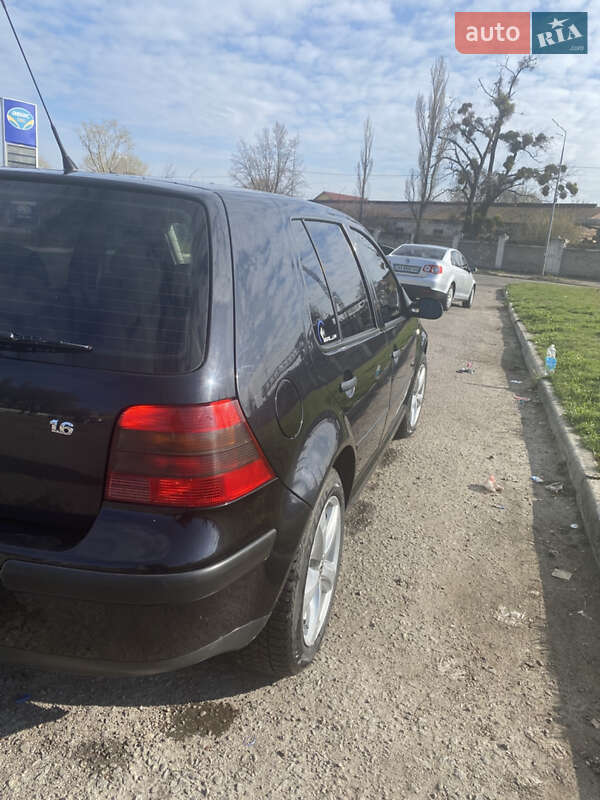 Хэтчбек Volkswagen Golf 1999 в Киеве
