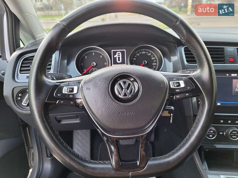 Универсал Volkswagen Golf 2018 в Черкассах