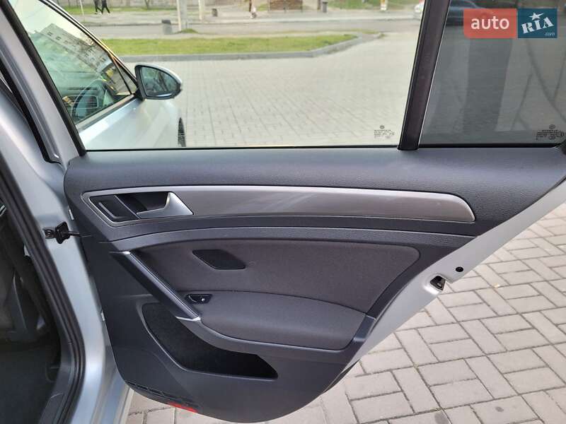 Универсал Volkswagen Golf 2018 в Черкассах