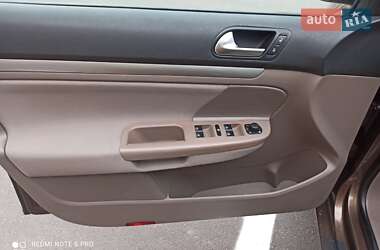 Универсал Volkswagen Golf 2011 в 