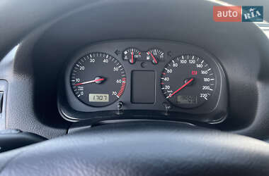Хэтчбек Volkswagen Golf 2001 в 