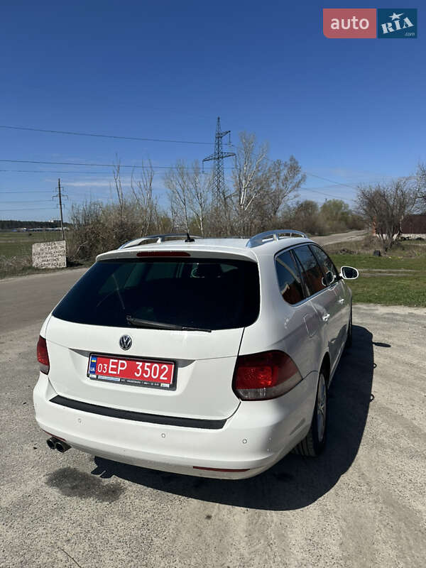 Універсал Volkswagen Golf 2011 в Києві