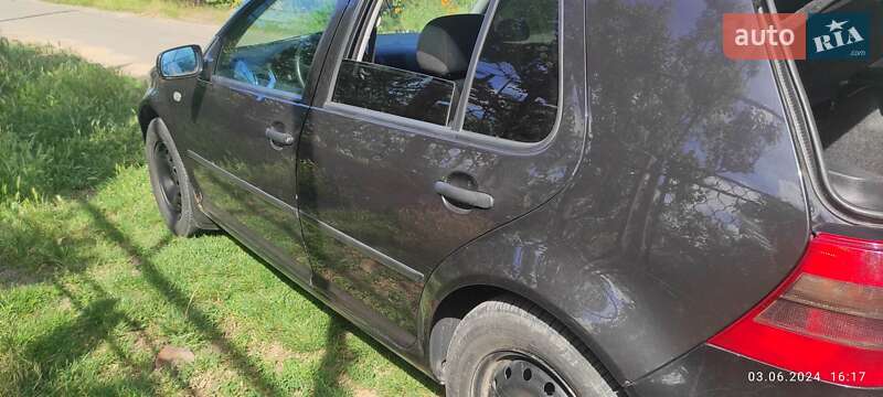 Хэтчбек Volkswagen Golf 2001 в Ананьеве