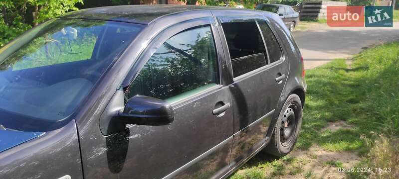Хэтчбек Volkswagen Golf 2001 в Ананьеве