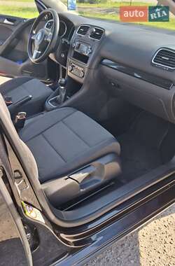 Хэтчбек Volkswagen Golf 2010 в 