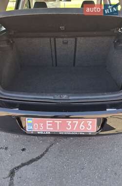 Хэтчбек Volkswagen Golf 2010 в 