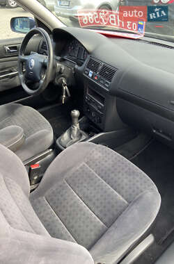 Универсал Volkswagen Golf 2001 в 
