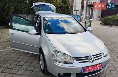 Хэтчбек Volkswagen Golf 2008 в 
