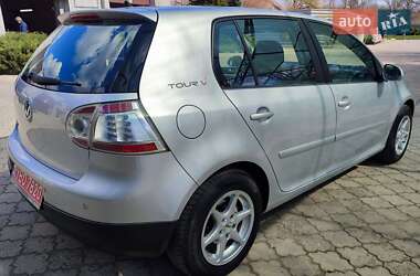 Хэтчбек Volkswagen Golf 2008 в 
