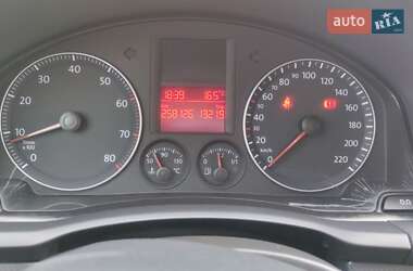 Хетчбек Volkswagen Golf 2004 в 
