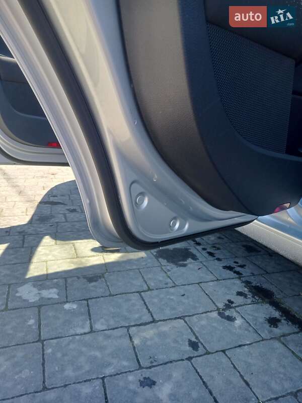 Універсал Volkswagen Golf 2010 в Івано-Франківську