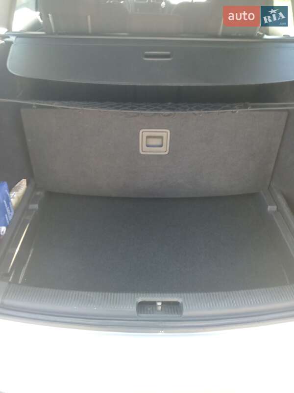 Універсал Volkswagen Golf 2010 в Івано-Франківську