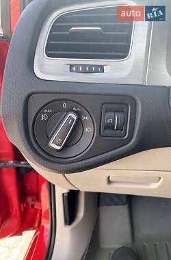 Хэтчбек Volkswagen Golf 2014 в 