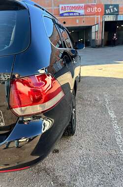 Универсал Volkswagen Golf 2011 в Чернигове