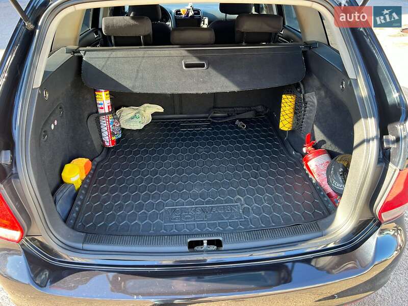 Универсал Volkswagen Golf 2011 в Чернигове