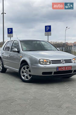 Хэтчбек Volkswagen Golf 2003 в 