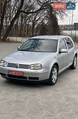 Хэтчбек Volkswagen Golf 2003 в 