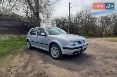 Хетчбек Volkswagen Golf 1998 в 