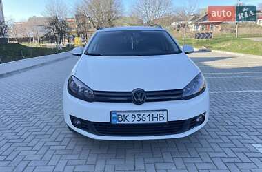 Универсал Volkswagen Golf 2010 в 