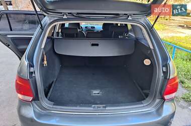 Универсал Volkswagen Golf 2010 в 