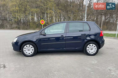 Хэтчбек Volkswagen Golf 2005 в 