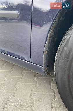 Хэтчбек Volkswagen Golf 2005 в 