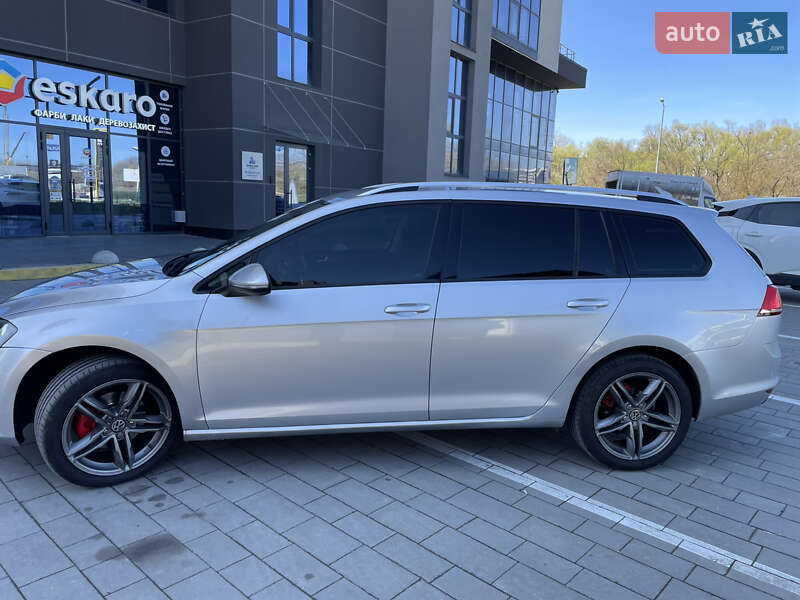 Универсал Volkswagen Golf 2013 в Ивано-Франковске