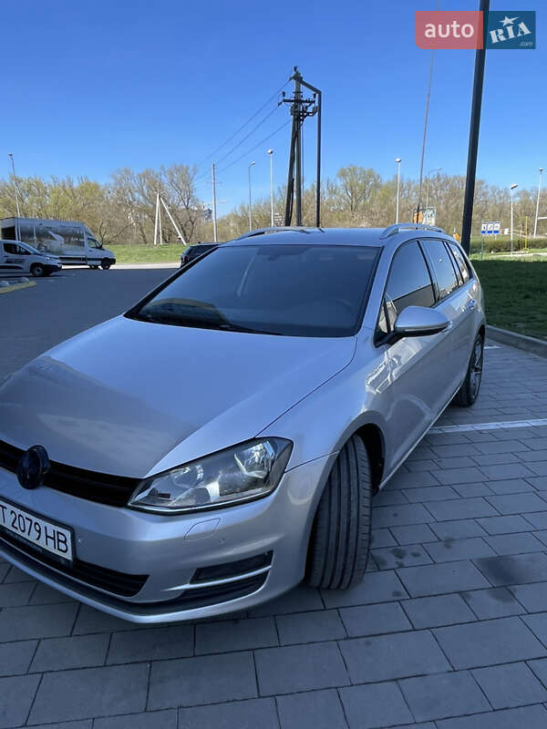 Универсал Volkswagen Golf 2013 в Ивано-Франковске