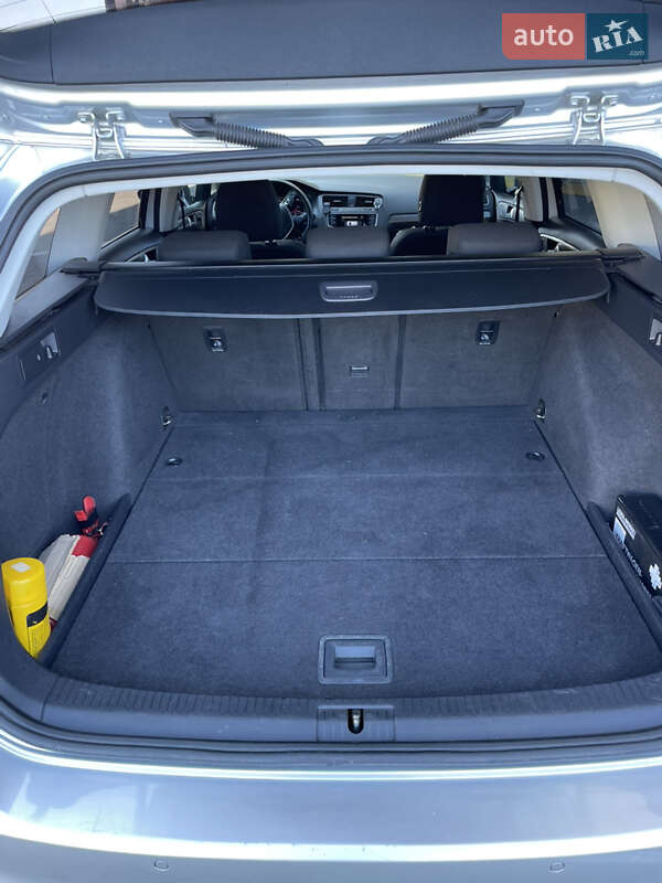 Универсал Volkswagen Golf 2013 в Ивано-Франковске