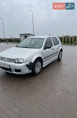 Хетчбек Volkswagen Golf 1998 в 