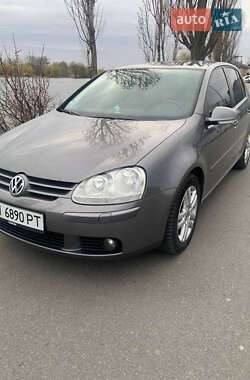 Хэтчбек Volkswagen Golf 2006 в 