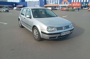 Хэтчбек Volkswagen Golf 2002 в 