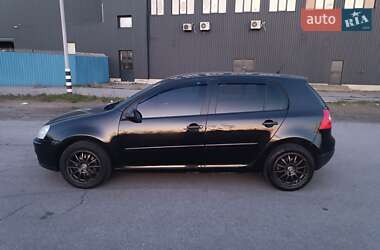 Хэтчбек Volkswagen Golf 2006 в 