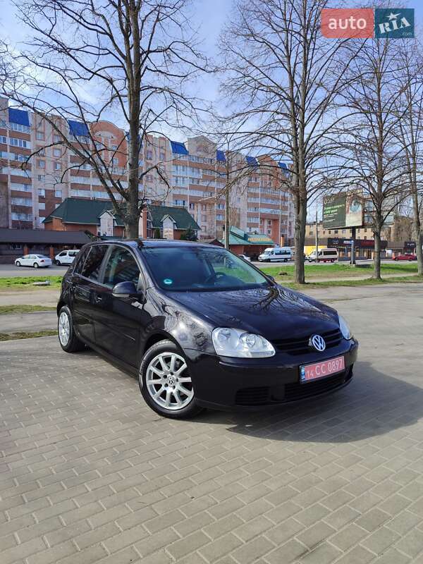 Хэтчбек Volkswagen Golf 2007 в 