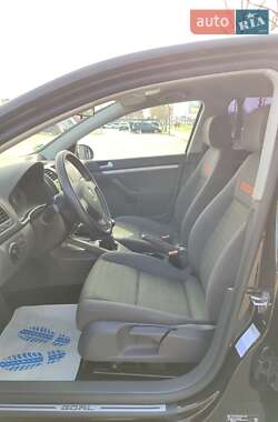 Хэтчбек Volkswagen Golf 2007 в 