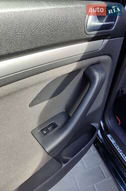 Хэтчбек Volkswagen Golf 2007 в 
