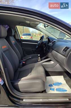 Хэтчбек Volkswagen Golf 2007 в 
