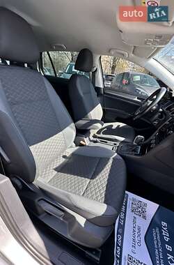 Хэтчбек Volkswagen Golf 2019 в 