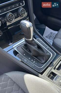 Хэтчбек Volkswagen Golf 2019 в 