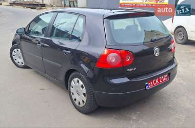 Хэтчбек Volkswagen Golf 2005 в 