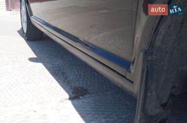 Хэтчбек Volkswagen Golf 1999 в 