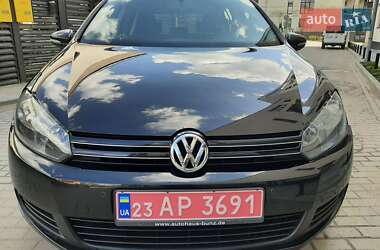 Хэтчбек Volkswagen Golf 2010 в 