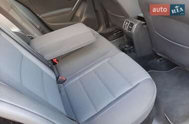 Хэтчбек Volkswagen Golf 2010 в 