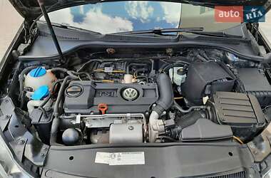 Хэтчбек Volkswagen Golf 2010 в 